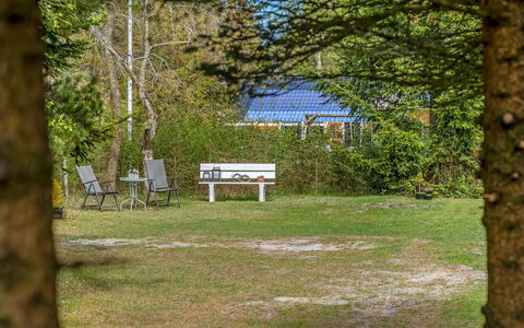 Ditleif - 400M from the Sea: Piscina, Mobili Da Esterno, Mobilia, Ricorrere, Flagstone, Eco Hotel, Shade, Sedia, Tempo Libero, Estate
