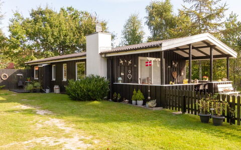 Ditleif - 400M from the Sea: Legna, Color Legno, Plank, Latifoglie, Villetta, Deck, Raccordo, Shade, Pavimento In Legno, Edifici Giardino