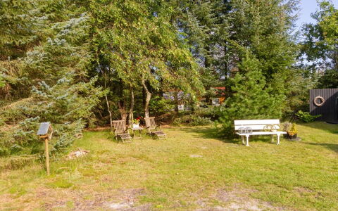 Ditleif - 400M from the Sea: Legna, Color Legno, Plank, Latifoglie, Villetta, Deck, Raccordo, Shade, Pavimento In Legno, Edifici Giardino