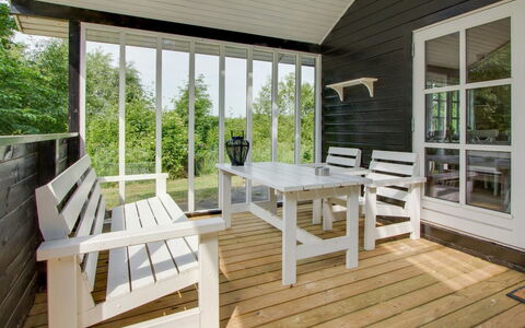 Gaetana - 1.6Km from the Sea: Mobilia, Legna, Pavimentazione, Pavimento In Legno, Pavimento, Portico, Sedia, Tavolo, Latifoglie, Interior Design