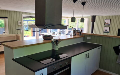 Matz - 350M from the Sea: Legna, Interior Design, Pavimentazione, Controsoffitto, Cucina, Illuminazione, Pavimento, Soffitto, Mobilia, Lampada
