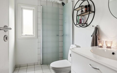 Matz - 350M from the Sea: Interior Design, Idraulico Fixture, Parete, Bagno, Pavimentazione, Pavimento, Gabinetto, Idraulico, Toilet Seat, Rubinetto
