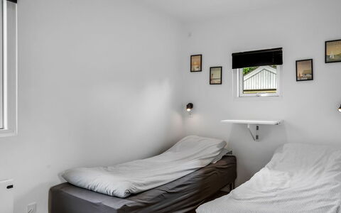Rosmarie - 600M from the Sea: Parete, Letto, Camera Da Letto, Interior Design, Mobilia, Soffitto, Pavimento, Pavimentazione, Lenzuolo, Bedding