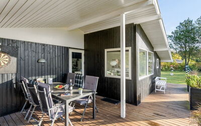 Rosmarie - 600M from the Sea