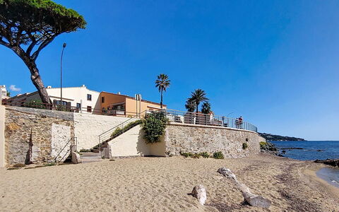 Sainte Maxime 150: Corpo D'Acqua, Costa, Orizzonte, Estate, Riva, Costiera E Morfologie Oceanic, Spiaggia, Mare, Paesaggio, Sabbia