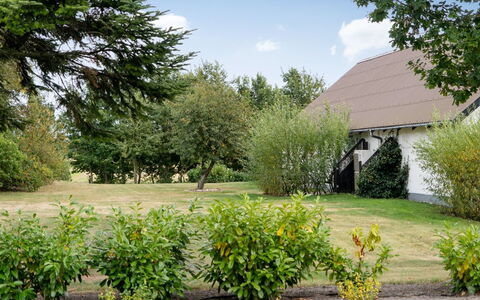 Rebecca - 1.5Km from the Sea: Tetto, Casa, Casa, Villetta, Raccordo, Estate, Driveway, Edifici Giardino, Cortile, Capannone