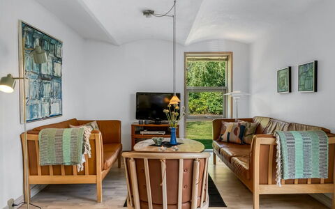 Rebecca - 1.5Km from the Sea: Tetto, Casa, Casa, Villetta, Raccordo, Estate, Driveway, Edifici Giardino, Cortile, Capannone