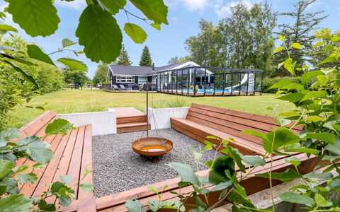 Herta - 700M from the Sea: Legna, Casa, Portico, Deck, Latifoglie, Tetto, Color Legno, Pavimento In Legno, Eco Hotel