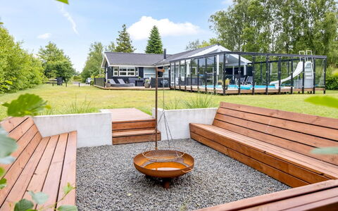 Herta - 700M from the Sea: Legna, Casa, Portico, Deck, Latifoglie, Tetto, Color Legno, Pavimento In Legno, Eco Hotel