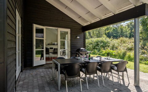 Ralda - 590M from the Sea: Architettura, Tetto, Casa, Materiale Composito, Illuminazione Diurna, Raccordo, Driveway