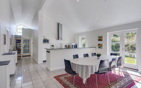 Ralda - 590M from the Sea: Architettura, Tetto, Casa, Materiale Composito, Illuminazione Diurna, Raccordo, Driveway