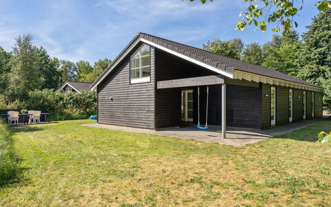 Ralda - 590M from the Sea: Architettura, Tetto, Casa, Materiale Composito, Illuminazione Diurna, Raccordo, Driveway