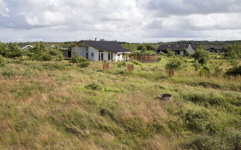 Ullvi - 3.8Km from the Sea: Zona Residenziale, Tetto, Sobborgo, Driveway, Estate, Camino