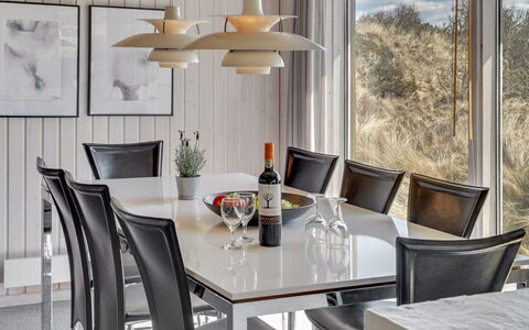 Fanney - 100M from the Sea: Mobilia, Interior Design, Tavolo, Legna, Pavimentazione, Sedia, Sala Da Pranzo, Pavimento, Illuminazione, Cucina & Sala Da Pranzo Tavolo