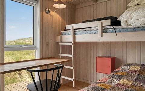 Fanney - 100M from the Sea: Camera Da Letto, Legna, Interior Design, Letto, Mobilia, Soffitto, Pavimentazione, Pavimento, Letto A Castello, Telaio Del Letto