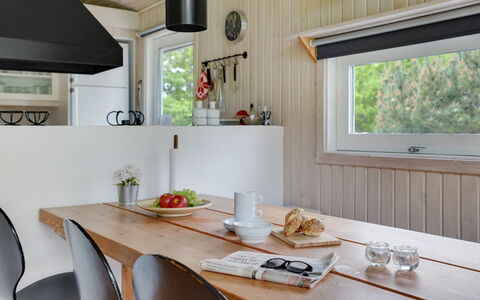 Evan - 1.3Km from the Sea: Interior Design, Mobilia, Legna, Pavimentazione, Cucina, Soffitto, Controsoffitto, Lampada, Illuminazione, Pavimento