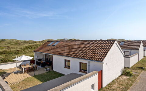 Marjon - 400M from the Sea: Tetto, Casa, Porta, Villetta, Shade, Raccordo, Cortile, Estate, Backyard