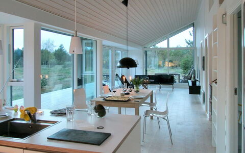 Melinda - 2Km from the Sea: Casa, Soffitto, Sedia, Lampada, Cucina & Sala Da Pranzo Tavolo, Soggiorno, Pianta Della Casa, Illuminazione Diurna, Pavimento In Legno
