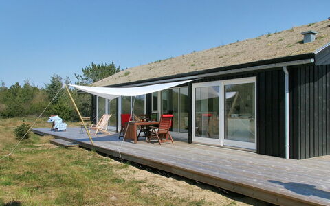 Melinda - 2Km from the Sea: Tetto, Shade, Mobili Da Esterno, Struttura Esterna, Sedia, Deck, Tenda, Edifici Giardino