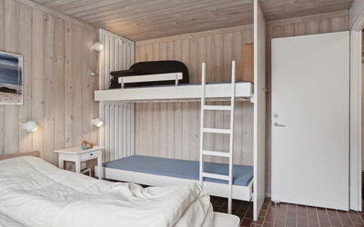 Viena - 400M from the Sea