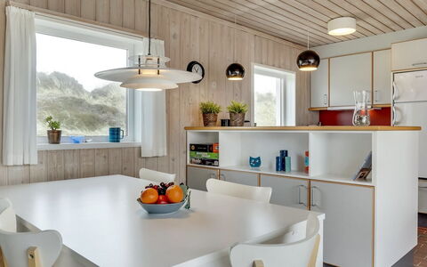 Emiljan - 400M from the Sea: Interior Design, Lampada, Pavimentazione, Legna, Mobilia, Soffitto, Pavimento, Cucina, Illuminazione, Controsoffitto