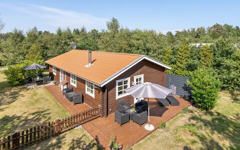 Tian - from the Sea: Legna, Casa, Portico, Deck, Latifoglie, Tetto, Color Legno, Pavimento In Legno, Eco Hotel