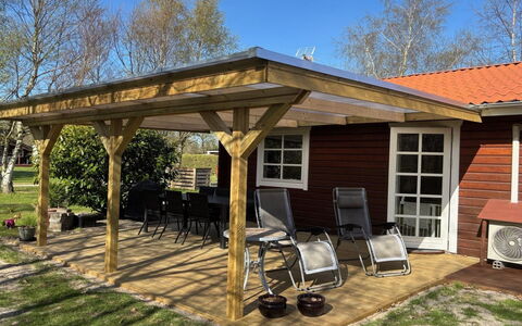 Tian - from the Sea: Legna, Casa, Portico, Deck, Latifoglie, Tetto, Color Legno, Pavimento In Legno, Eco Hotel