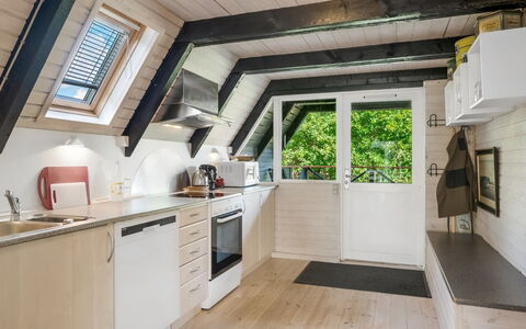 Vladanka - from the Sea: Legna, Soffitto, Pavimentazione, Interior Design, Cucina, Mobilia, Pavimento, Attico, Controsoffitto, Camera