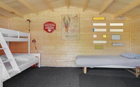 Vladanka - from the Sea: Legna, Pavimento, Letto A Castello, Porta, Camera Da Letto, Color Legno, Latifoglie, Telaio Del Letto, Plank, Letto