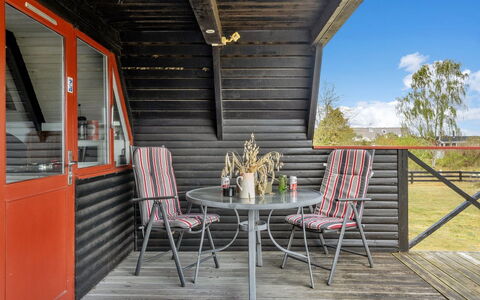 Vladanka - from the Sea: Legna, Casa, Portico, Deck, Latifoglie, Tetto, Color Legno, Pavimento In Legno, Eco Hotel
