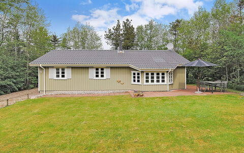 Gesina - 600M to the Fjord: Tetto, Casa, Lotto, Casa, Villetta, Estate, Edifici Giardino, Shade, Log Cabin, Landscaping