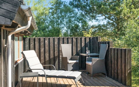 Kali - 900M to the Fjord: Tetto, Casa, Lotto, Casa, Villetta, Estate, Edifici Giardino, Shade, Log Cabin, Landscaping