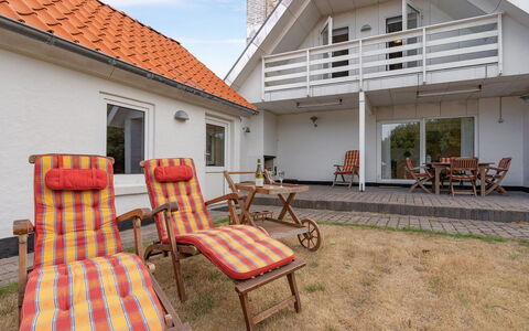 Yorrick - 50M to the Fjord: Cielo, Casa, Casa, Villetta, Shade, Estate, Mobili Da Esterno, Villa, Sedia