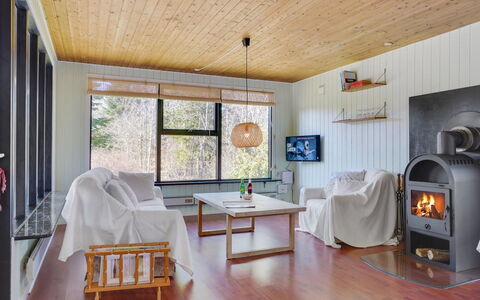 Ludde - 500M to the Fjord: Tetto, Casa, Lotto, Casa, Villetta, Estate, Edifici Giardino, Shade, Log Cabin, Landscaping