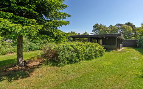 Ludde - 500M to the Fjord: Tetto, Casa, Lotto, Casa, Villetta, Estate, Edifici Giardino, Shade, Log Cabin, Landscaping