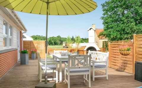 Swipdagh - 500M from the Sea: Legna, Casa, Portico, Deck, Latifoglie, Tetto, Color Legno, Pavimento In Legno, Eco Hotel