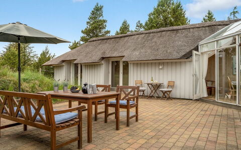 Gunnie - 1.1Km from the Sea: Blu, Arbusto, Villetta, Groundcover, Giardino, Estate, Shade, Landscaping, Agriturismo, Eco Hotel