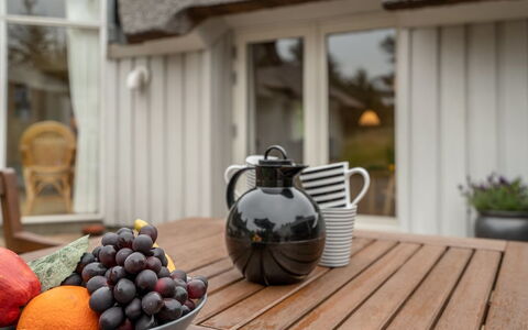 Gunnie - 1.1Km from the Sea: Blu, Arbusto, Villetta, Groundcover, Giardino, Estate, Shade, Landscaping, Agriturismo, Eco Hotel