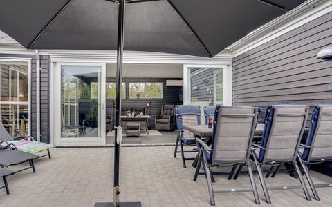 Henriete - 3.5Km from the Sea: Mobili Da Esterno, Mobilia, Sedia, Tavolo Esterno, Deck, Portico, Materiale Composito, Terrazza, Cucina & Sala Da Pranzo Tavolo, Porta
