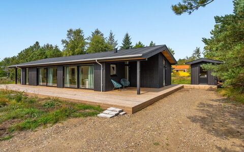 Vigga - 800M from the Sea: Architettura, Tetto, Casa, Materiale Composito, Illuminazione Diurna, Raccordo, Driveway