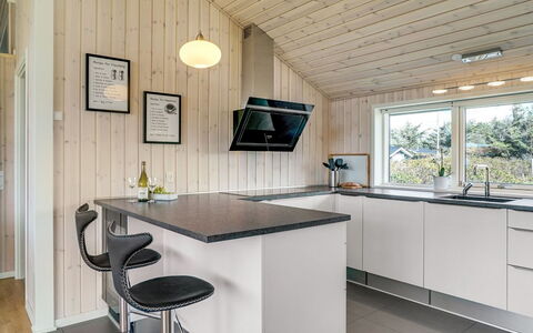 Esma - 150M from the Sea: Cucina, Legna, Controsoffitto, Soffitto, Interior Design, Lampada, Pavimentazione, Elettrodomestico Da Cucina, Casa, Pavimento