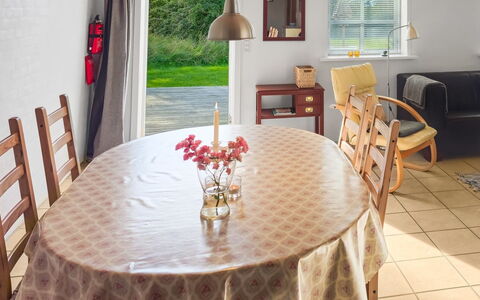 Elef - 2.0Km from the Sea: Mobilia, Interior Design, Pavimentazione, Tavolo, Sedia, Pavimento, Legna, Sala Da Pranzo, Cucina & Sala Da Pranzo Tavolo, Camera