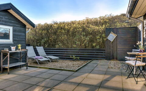 Dimka - 300M from the Sea: Legna, Mobili Da Esterno, Giardino, Deck, Porta, Latifoglie, Plank, Vaso Di Fiori, Backyard, Cortile