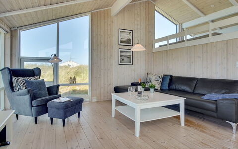 Welma - 500M from the Sea: Soffitto, Villetta, Latifoglie, Inverno, Plank, Soggiorno, Sedia, Pavimento In Legno, Congelamento, Neve