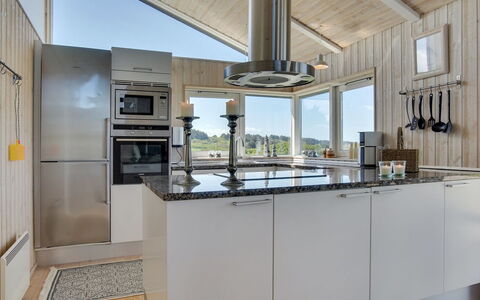 Welma - 500M from the Sea: Cucina, Soffitto, Controsoffitto, Elettrodomestico Da Cucina, Lampada, Pavimentazione, Casa, Interior Design, Cabinetry, Elettrodomestico