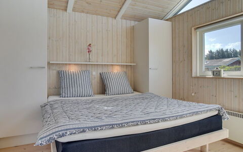 Welma - 500M from the Sea: Legna, Interior Design, Camera Da Letto, Soffitto, Pavimentazione, Pavimento, Letto, Camera, Mobilia, Bedding