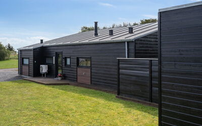 Herdie - 900M from the Sea