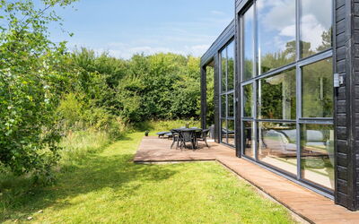 Herdie - 900M from the Sea