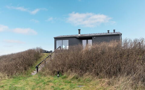 Skade - 75M from the Sea: Casa, Casa, Porta, Tetto, Villetta, Estate, Giardino, Shade, Raccordo, Cortile