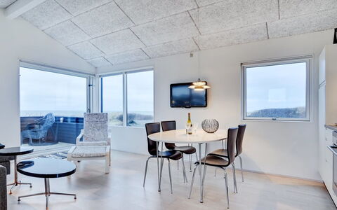Skade - 75M from the Sea: Casa, Casa, Porta, Tetto, Villetta, Estate, Giardino, Shade, Raccordo, Cortile